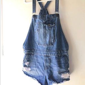 Super cute women’s overalls XL!!
